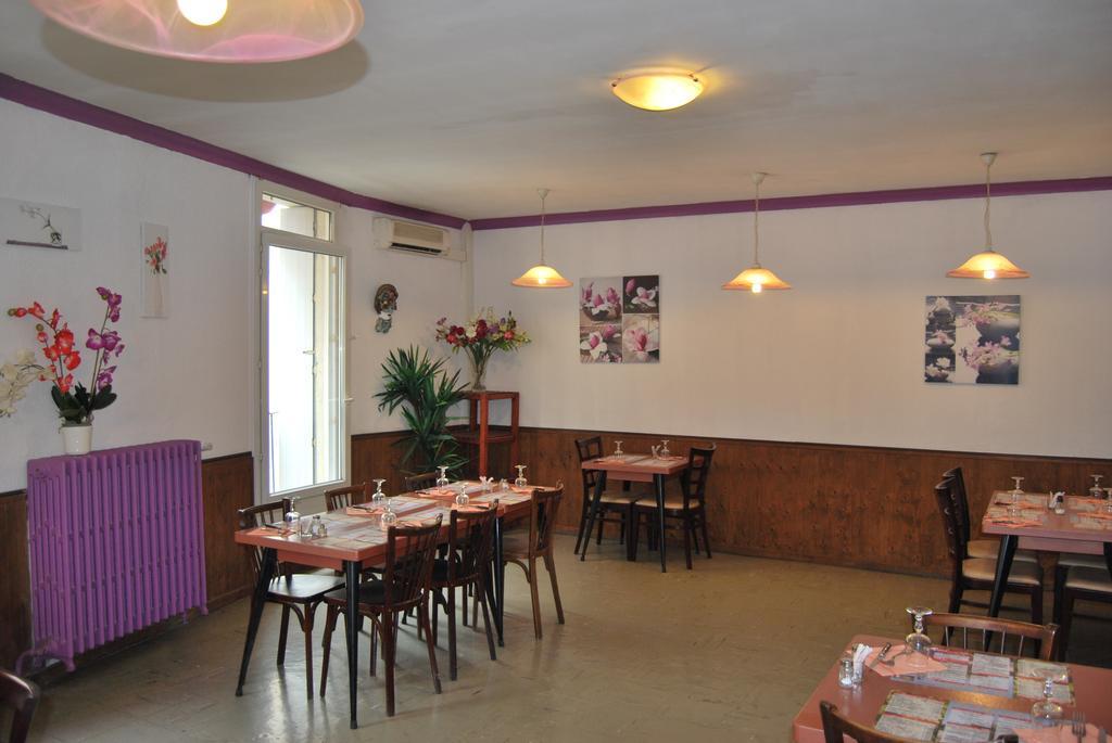 Le Revelois Restaurant 호텔 베지에 외부 사진
